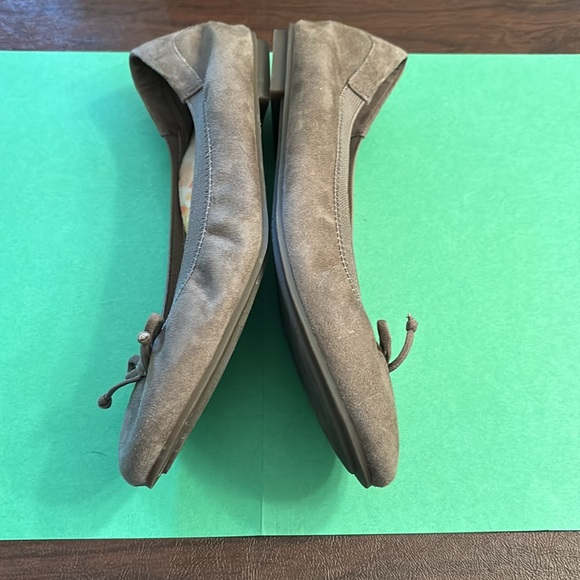 Vionic Brown Flats - Picture 2 of 5